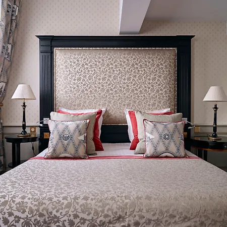Chateau Des Fleurs & 5* Parigi