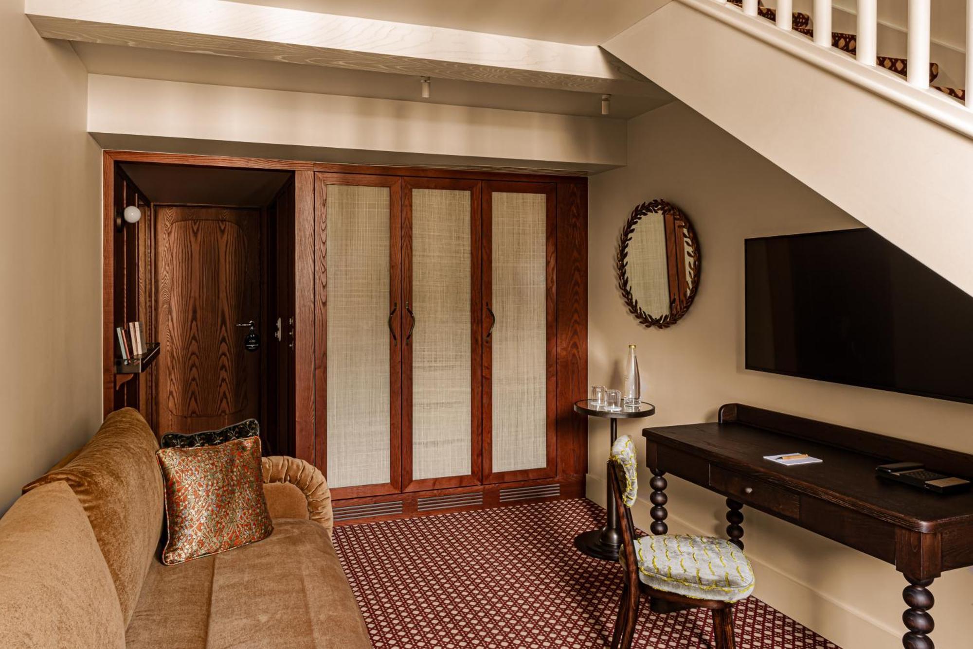 Chateau Des Fleurs 5*